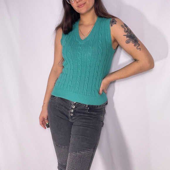Vintage 80s light blue cable knit cropped 1980s V neck sweater vest Size M - Picture 3 of 11